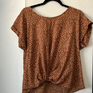 Women’s Cottage Ditsy Print Floral Twist-Front Rust/Brown Cuffed Cap Sleeves